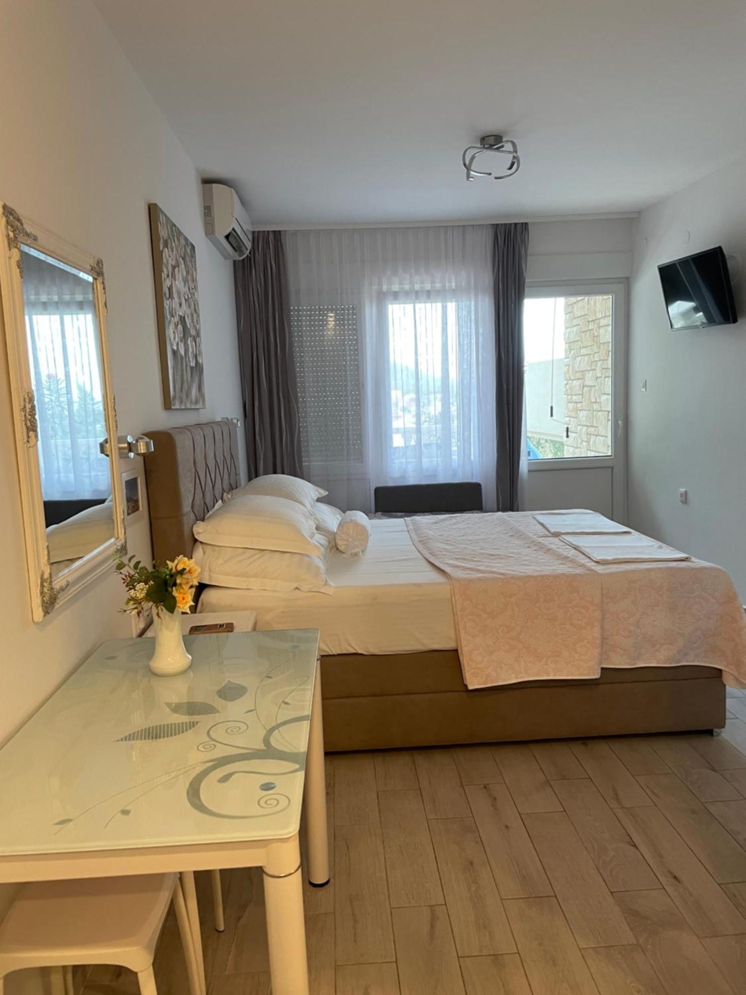 Draga & Lola Apartament Baška Voda